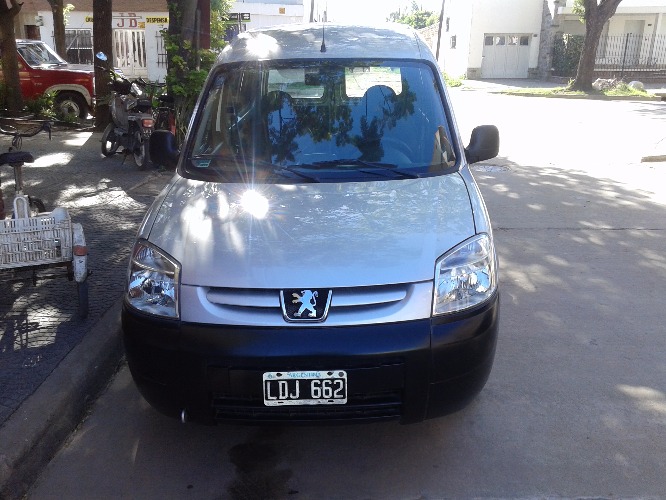 “parnert 2012 unica mano,gnc de 5ta 65000 kilometros,nunca viajada.