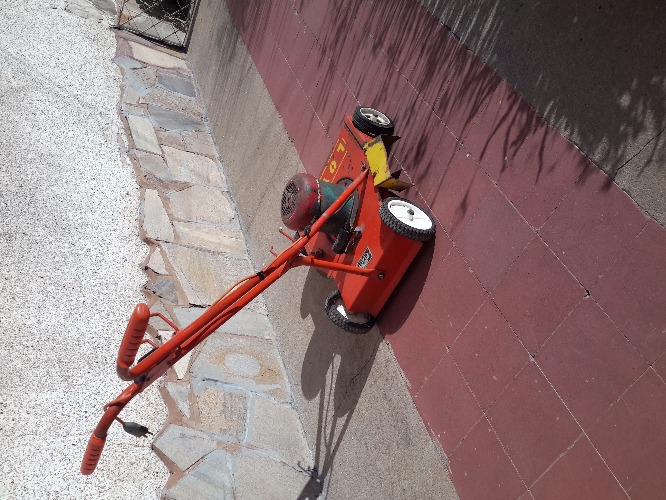 vendo máquina de cortar césped 3/4 caballo de fuerza