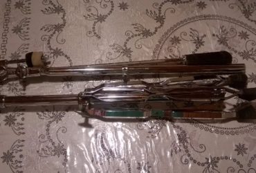 vendo soporte para platillo jirafa con contrapeso marca lazer. patas dobles reforzadas con antideslizantes y memoria de altura. muy buen estado