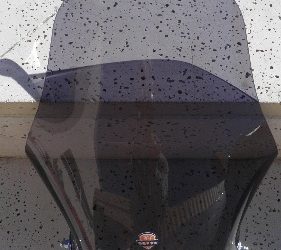 parabrisas para honda twister tonalizado, en excelente estado, sin rayas ni golpes, igual a nuevo.