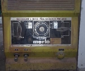 vendo soldadura por arco de rectificado a silicio 500 amp. merle + balancin chico con motor trifasico o monofasico. buen precio por combo