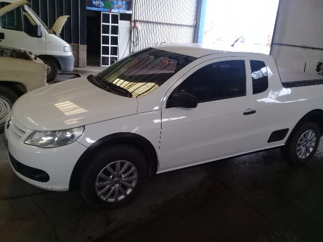 vendo vw saveiro cabina extendida 2012, nafta con equipo gnc de 5ta. generacion, motor 1.6, color blanco, con cobertor y lona bracco, pap. al dia.