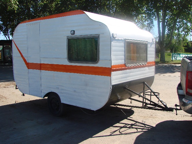 vendo o permuto casilla rodante para 4 personas,cama matrimonio ,cucheta,anafe placar y baño en muy buen estado