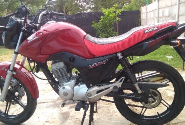 vendo new titan 150cc modelo 2017 con 7mil kms reales papeles al día.. 03471-15613352