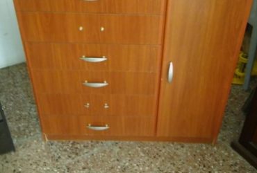 se vende Chifonier. Alto 1 mts x 1,05 x 45. $2000