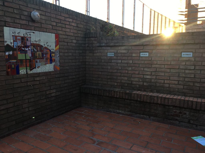 casa de 3 dormitorios + hab. comodín. 3 baños. living. comedor. cocina comedor. lavadero. patio terraza y parrillero. garage exclusivo.228m2 cubiertos