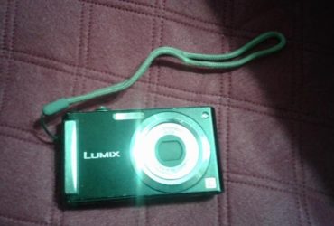 Vendo cámara digital  lumix poco uso