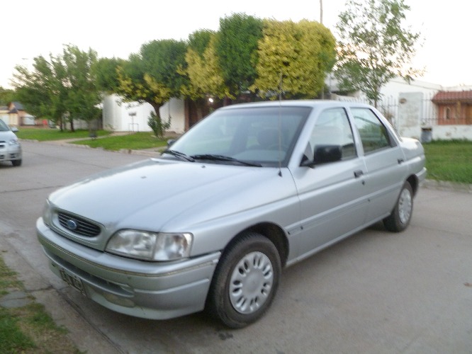 orion glx 1.8i mod ’96 – 110 mil km – aire, direccion, levantavidrios en 4 puertas, luces antiniebla, cierre centralizado.