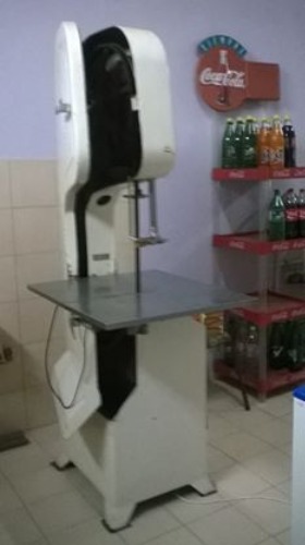 cierra carnicera muy buen estado