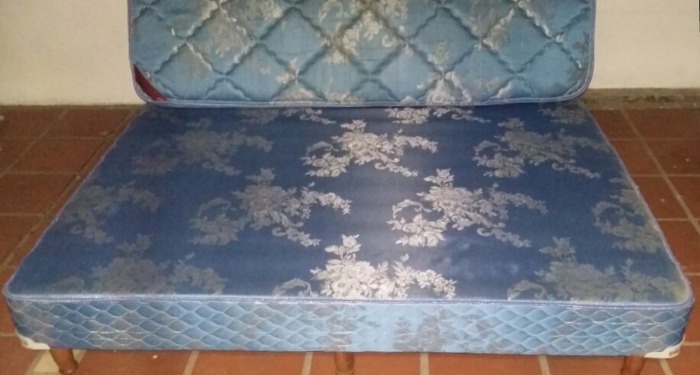 colchón y sommier piero continental invierno/verano, medidas 190x140x28. muy buen estado.