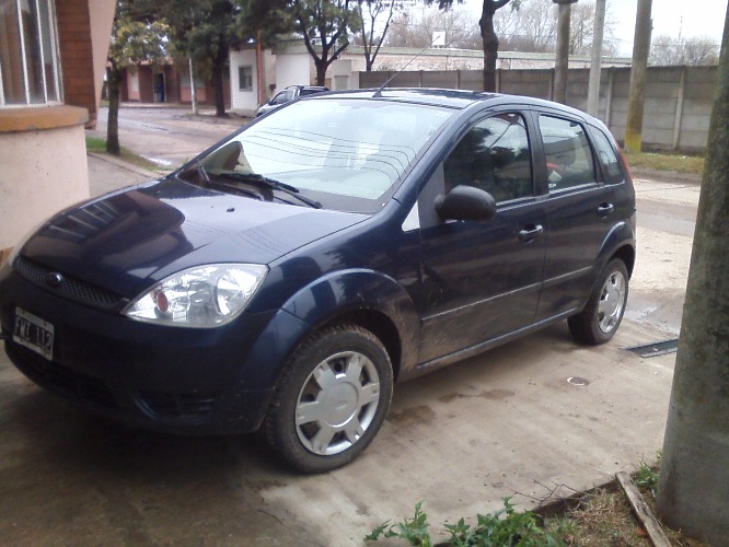 vendo ford fiesta ambiente 2006 5 puertas aire alarma direccion papeles al dia
