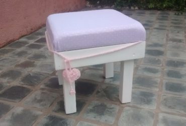 vendo banquetas pequeñas para niñas de hasta 5 años nuevas