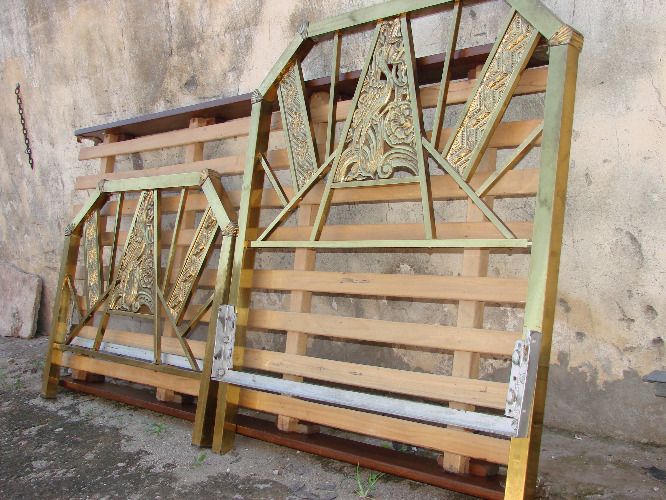 vendo 2 camas de bronce completas en muy buen estado, lista para usar 1400 c/u