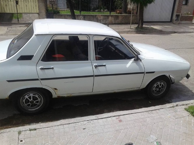 vendo renault 12 modelo 89 con nafta/gnc. papeles al dia. consultas al 3471619745 por whatsapp