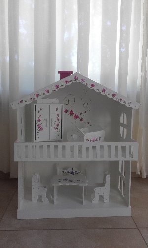 vendo!!precio lanzamiento para las primeras 10 casitas de madera con o sin accesorios.medidas 50×25 de ancho.-consultas por watsapp de 9 a 18hs.