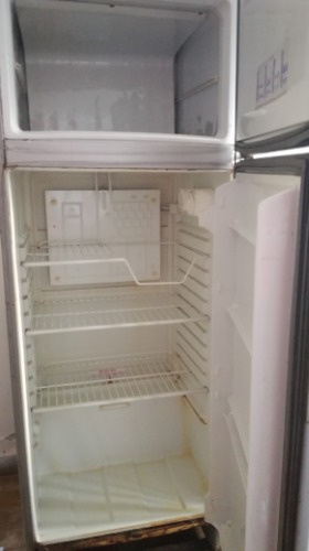 vendo heladera con freezer , marca briket.
