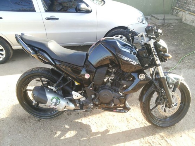 permuto x titan mod nuevo o algun xtz.. pongo diferencia en efectivo! la moto es mod 2013.. con 28 mil km.. cualquier cosa manden al wsp!