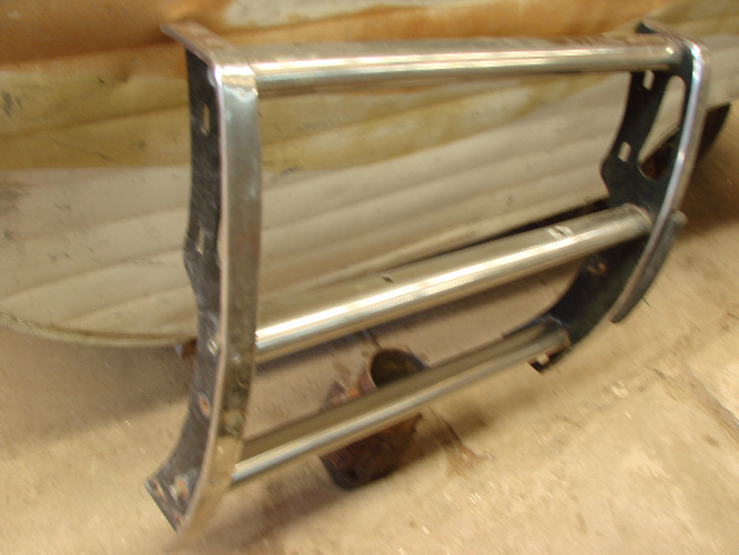 vendo defensa de toyota hilux delantera en buen estado $ 500
