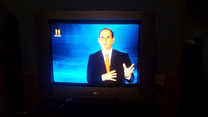 vendo tv usado marca admiral de 20″ con control remoto en funcionamiento ; ideal para cable y directv