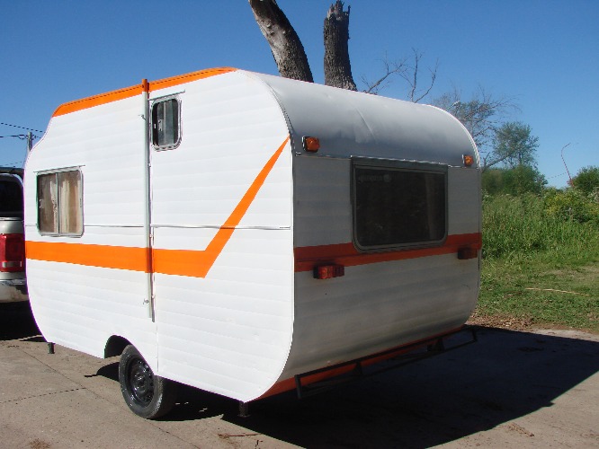 vendo o permuto casilla rodante para 4 personas,cama matrimonio ,cucheta,anafe placar y baño en muy buen estado