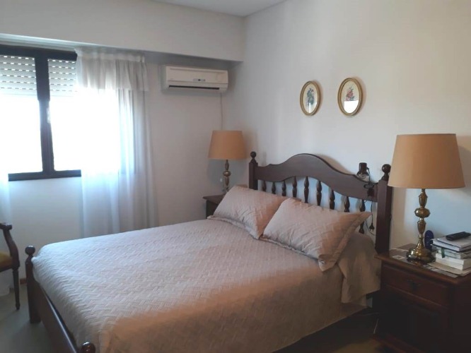 vendo departamento 3 dormitorios con cochera. semipiso, ventilación cruzada con cochera. cocina, comedor diario, living, 2 baños, lavadero