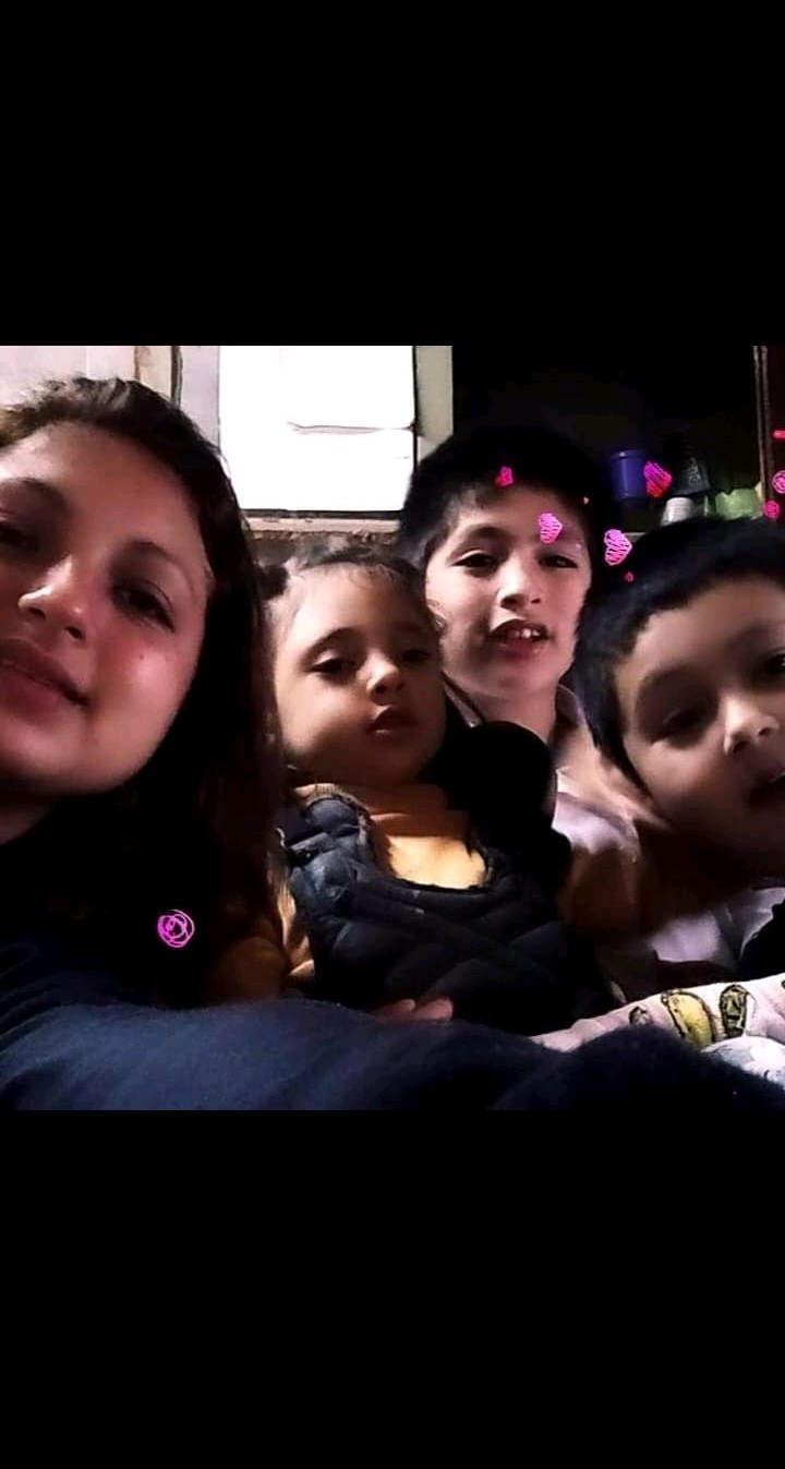 Daiana busca trabajo de ayudante d cosin