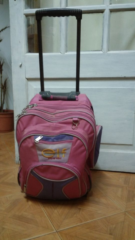hola! vendo mochila carrito ELF  de nena