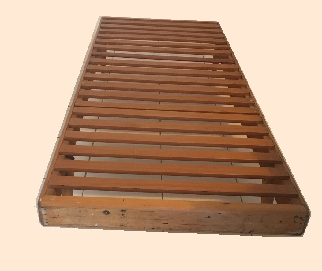 Cama turca madera